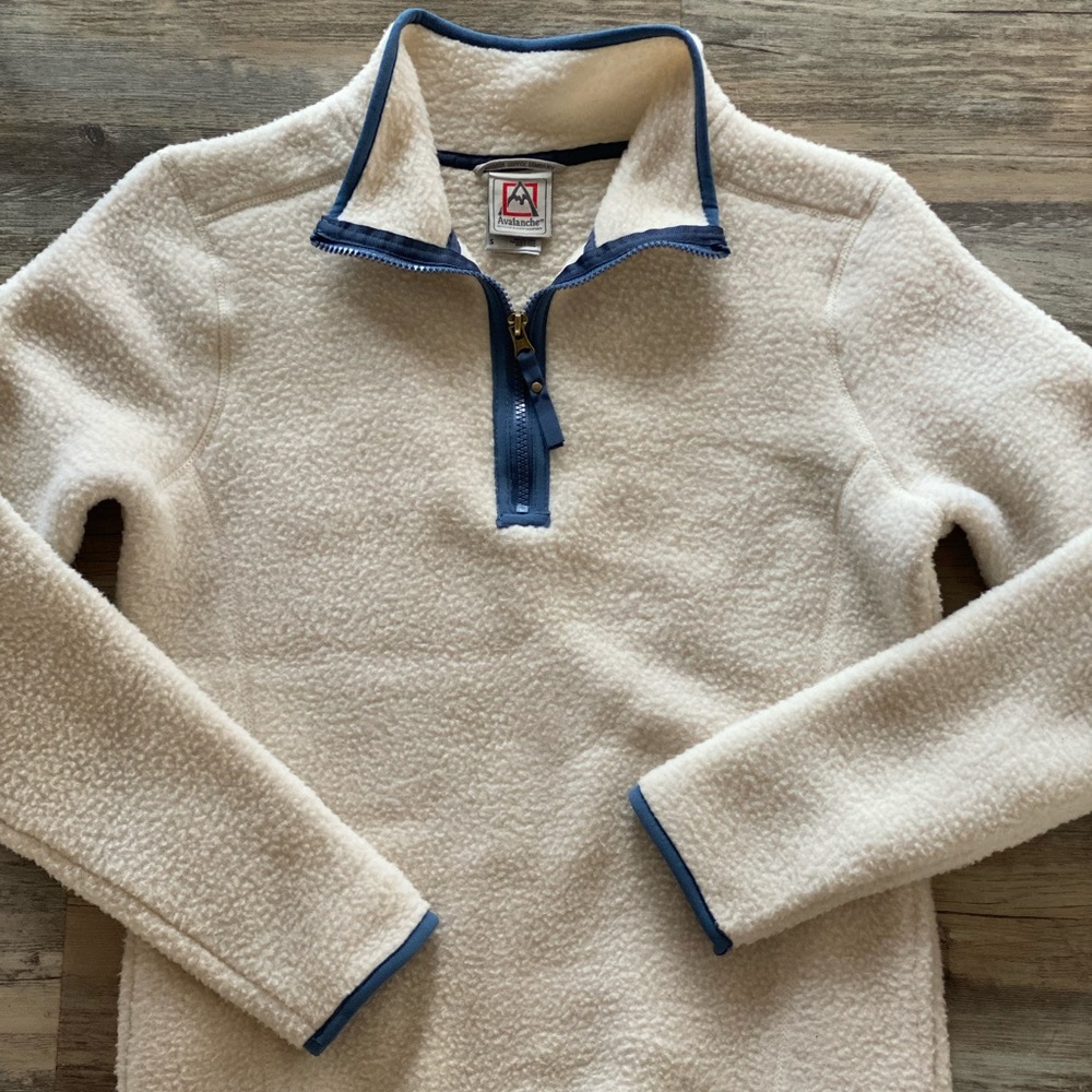 Avalanche crew neck